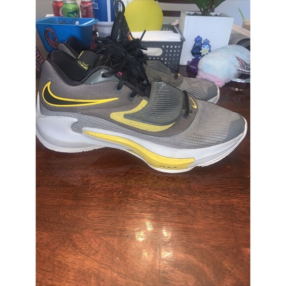 Size 8 - Nike Zoom Freak 3 Iron Gray Vivid Sulfur 2022 main image 13